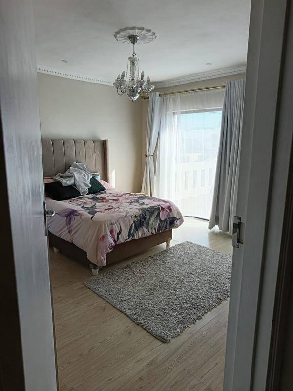 5 Bedroom Property for Sale in Grassy Park Western Cape